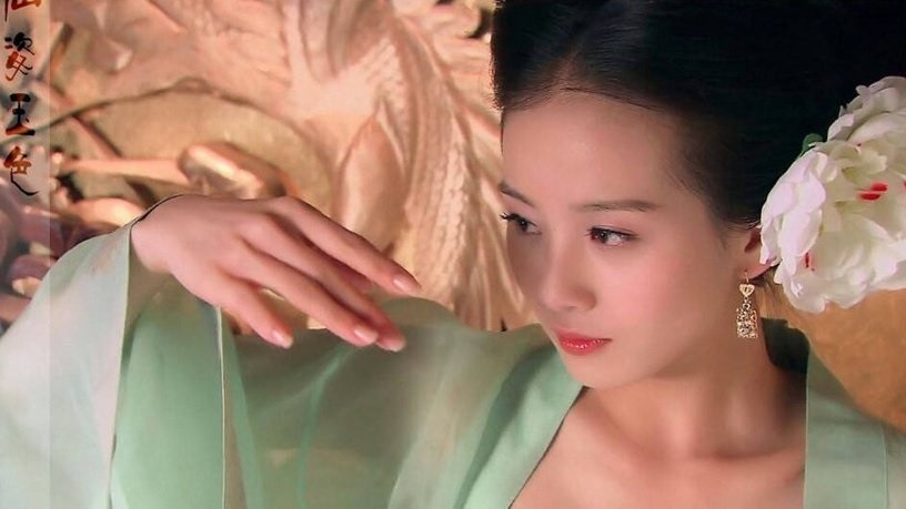 微博票選「古裝適配度最高的明星」:劉詩詩《醉玲瓏》、《女醫明妃傳》、《風中奇緣》、《步步驚心》、《倚天屠龍記三》