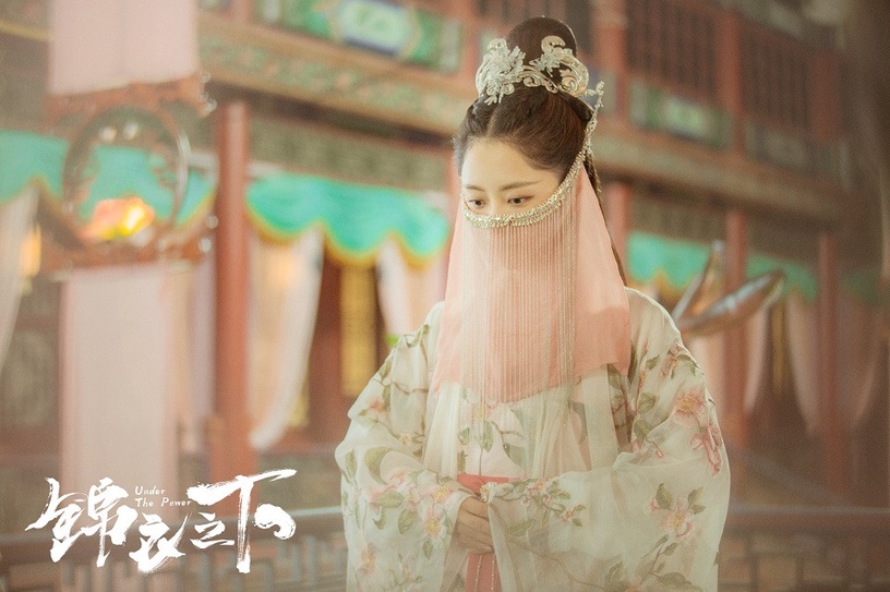 微博票選「古裝適配度最高的明星」:譚松韻《錦衣之下》、《甄嬛傳》