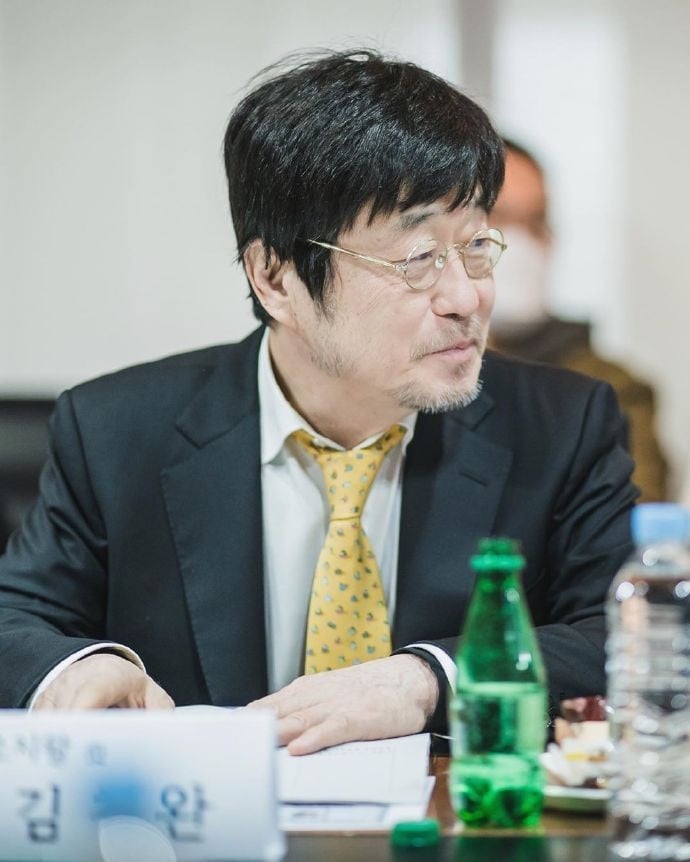 金秀賢新劇《雖然是精神病但沒關係》劇照公開!有這麼帥的護理師,病人都不想出院了!