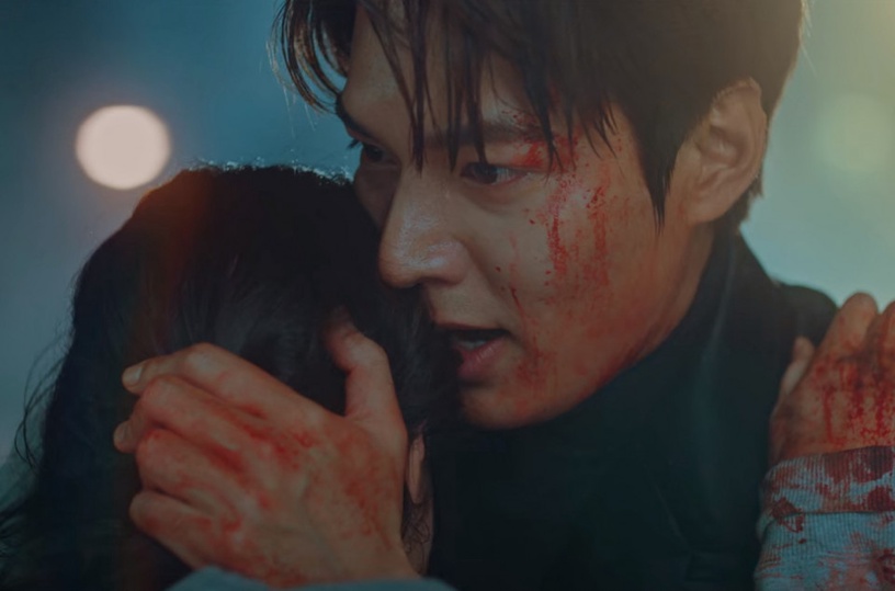 Netflix《The King:永遠的君主》李敏鎬哭戲3:救出太乙,眼中閃著淚光