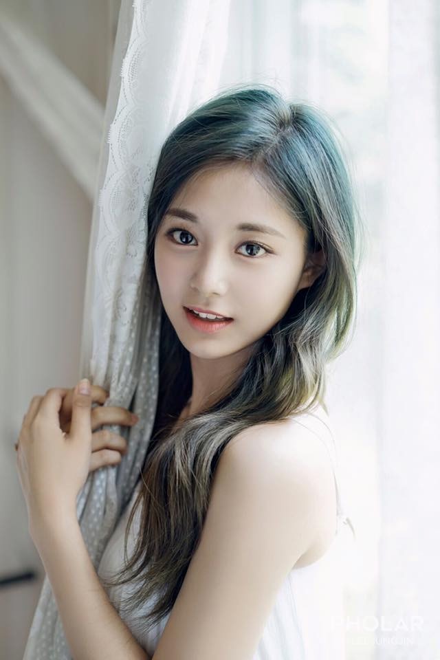 《永遠的君主》李霖越看越帥!李廷鎮曾幫周子瑜拍寫真,《順風婦產科》演過宋慧喬男友
