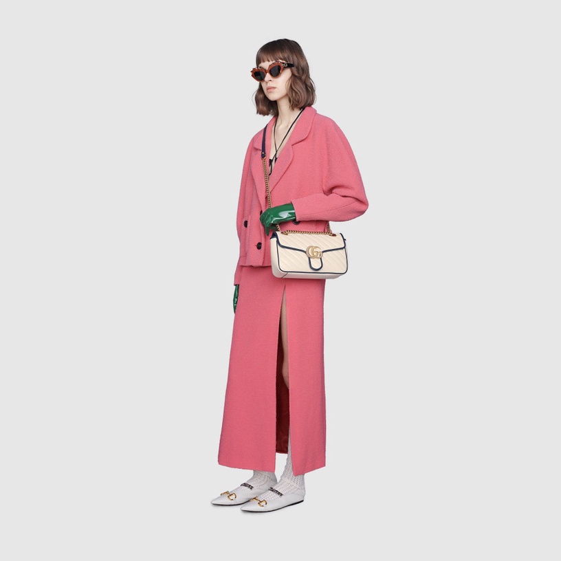 GUCCI GG Marmont 推出「奶油白 x 海軍藍」新配色,竹節手把+流蘇 ,夏日復古小清新