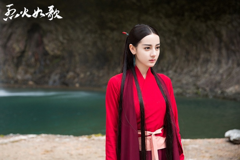 迪麗熱巴主演陸劇網播量TOP 2:《烈火如歌》