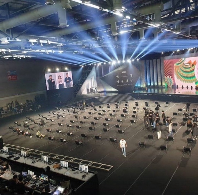 2020第56屆百想頒獎禮,《愛的迫降》玄彬&孫藝珍CP又發糖!