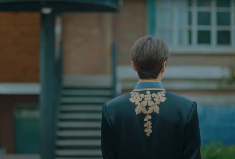 《The King:永遠的君主》16集結局預告:李袞穿著那件禮服找太乙