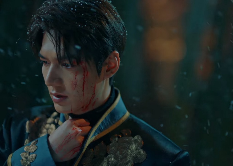 《The King:永遠的君主》16集結局預告:李袞穿著那件禮服找太乙