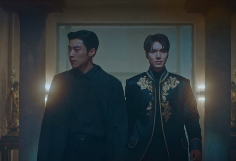 《The King:永遠的君主》16集結局預告:曹影流血默默流淚,要出事了?