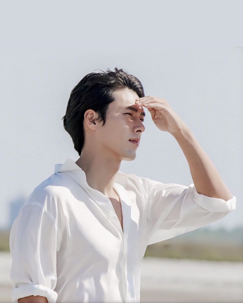 玄彬夏日男友照合集2:海邊+白襯衫,隨便撩髮都迷人!