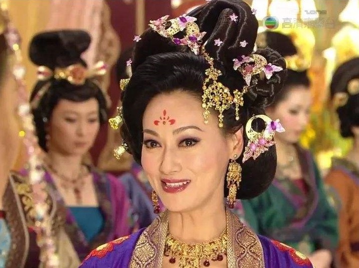 《怪你過分美麗》熟面孔演員3:惠英紅《大玉儿傳奇》、《末代皇帝傳奇》、《傾世皇妃》、《宮心計》