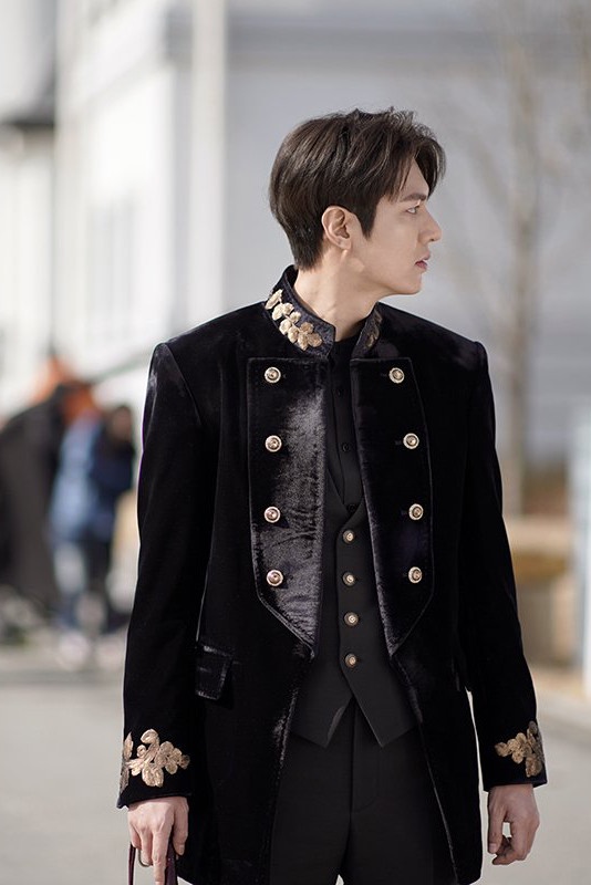 《The King:永遠的君主》李敏鎬皇帝造型回顧2:鑽石外套