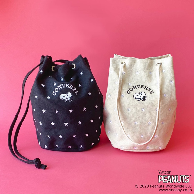 PEANUTS×CONVERSE「抽繩包(白)」5,390日元(約NT$1,490)