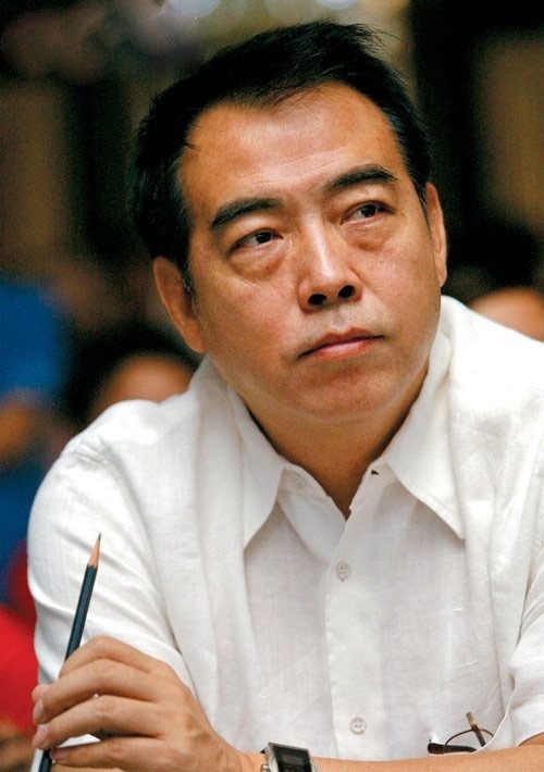 《怪你過分美麗》劇情影射2:電影大導下凡拍電視劇→陳凱歌