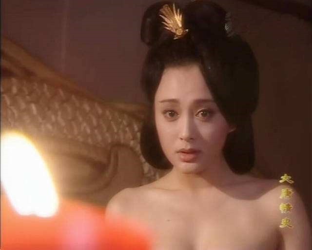 秦嵐古裝角色1:秦嵐 飾演《大唐情史》武則天