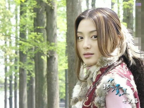 秦嵐古裝角色3:秦嵐 飾演《風雲2》于楚楚