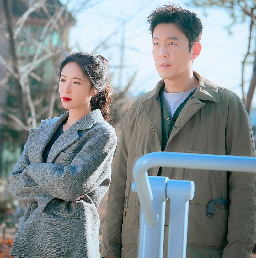 Netflix韓劇《雙甲路邊攤》伏筆揭秘:鬼班長就是世子!