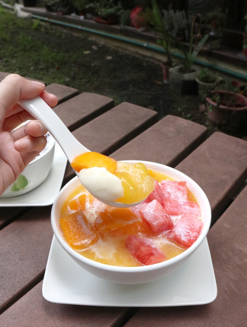 IG超夯的「西瓜芒果豆花」！台北「騷豆花」推出超美豆花，鮮甜滋味與鹽滷豆花夏天必吃