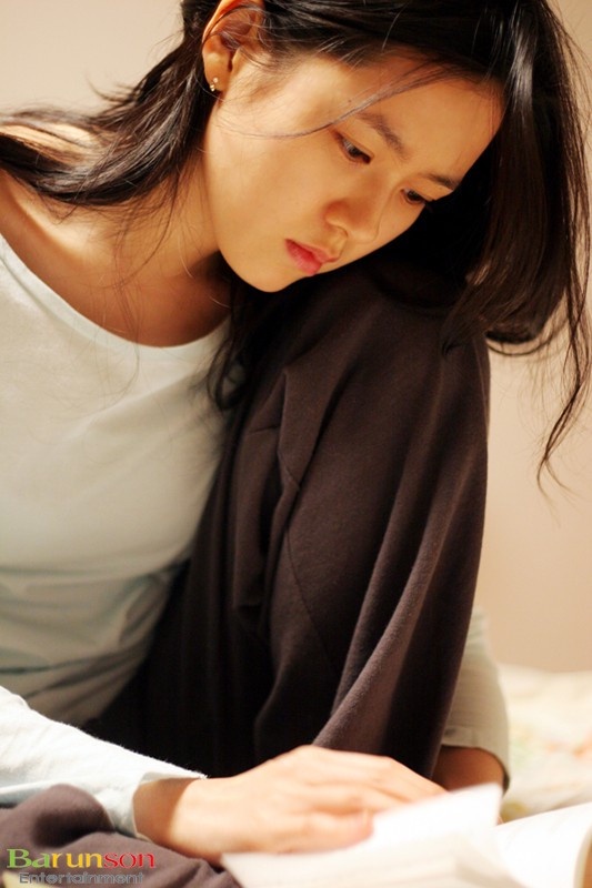 孫藝珍性感瞬間3:電影《外出》演少婦,清純的極致是性感!