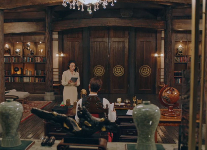 《The King:永遠的君主》道具細節解析5:帝國藏超多皇室標誌