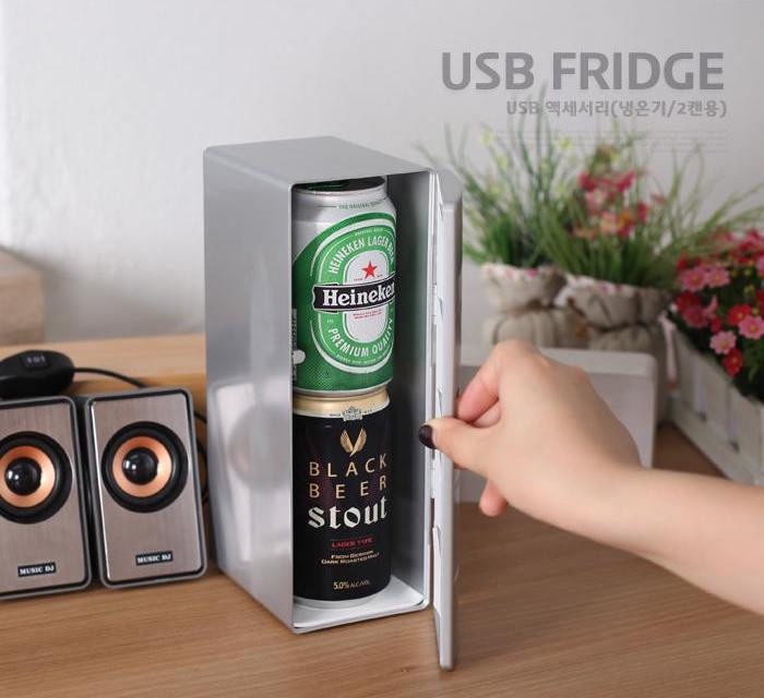 懶人必備!韓國推出「USB充電式小冰箱」,縮小版冰箱外型,讓你隨時隨地都能享用冷飲