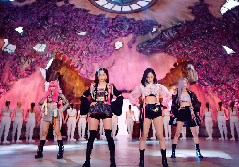 BLACKPINK回歸爭議不斷!被控買榜、抄襲、不敬象神,就連穿韓服也被罵!