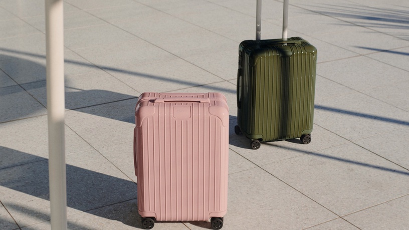 RIMOWA 推出絕美新色!夢幻「玫瑰霧粉」、「仙人掌綠」新登場,還推出同色硬殼斜揹袋