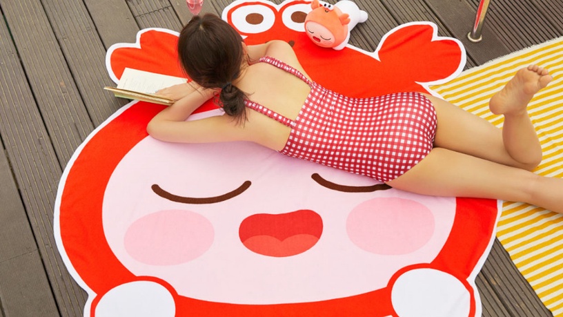 KAKAO FRIENDS夏日海灘酒吧開張!快跟萊恩一起到海灘玩耍,還有桃子化身螃蟹超可愛~