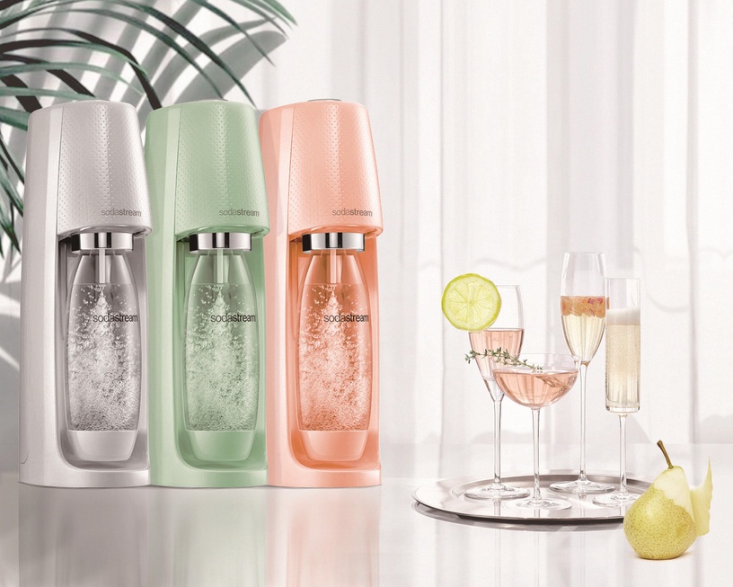 全球 NO.1 氣泡水機品牌Sodastream 來啦!氣泡水不僅能補充夏季流失的水分,讓你一口瞬間消暑,加入水果後還能自製水果氣泡水,好喝又不甜膩