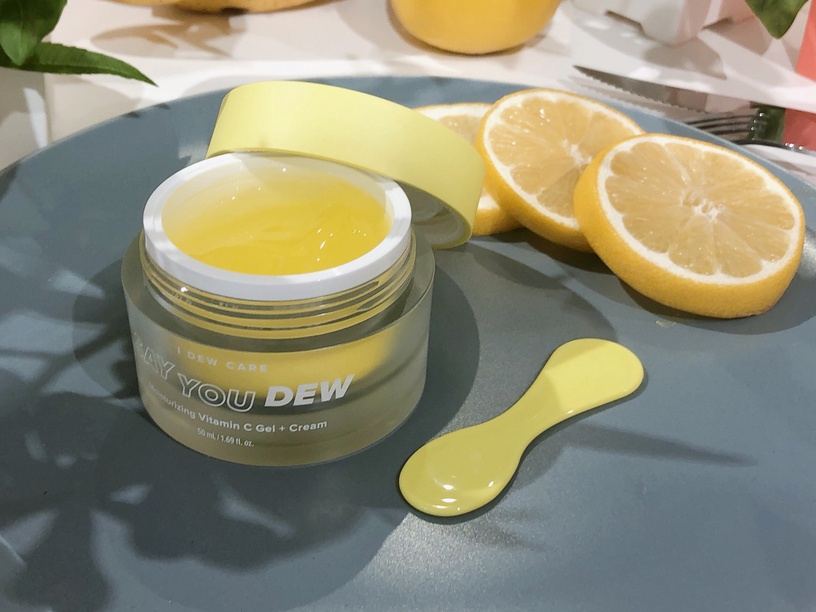 夏天保濕輕乳霜推薦3:I DEW CARE 檸檬香蕉C雙效凝霜 50ml,NT.700