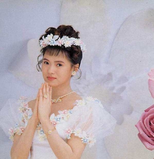 《乘風破浪的姐姐》年輕時舊照對比5:伊能靜