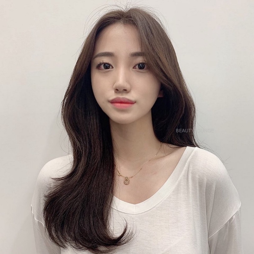 徐睿知、Lisa「黑髮範本」推薦!髮型師黃皮必染顯白深髮色,膚色白皙通透、掃黃顯嫩