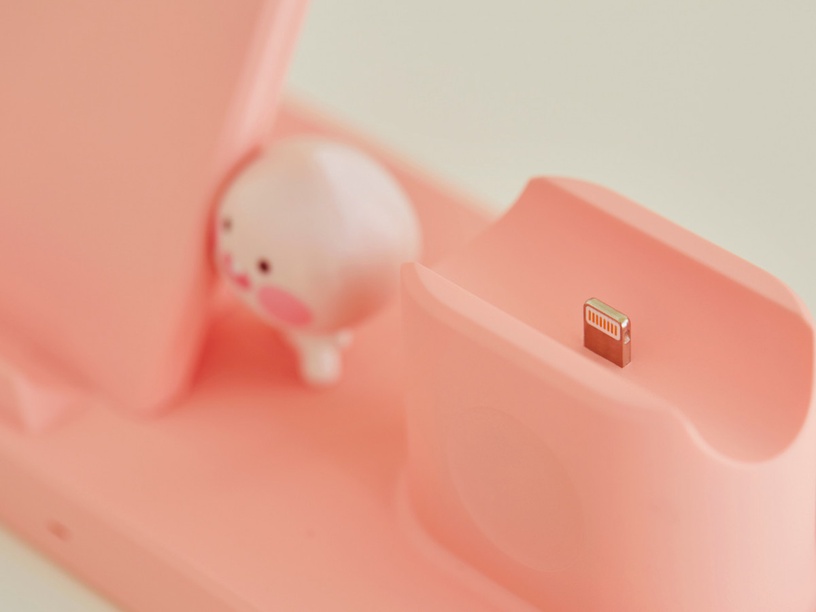 Kakao Friends推出「萊恩三合一充電座」,手機、Airpods、Apple Watch一次都能充電!