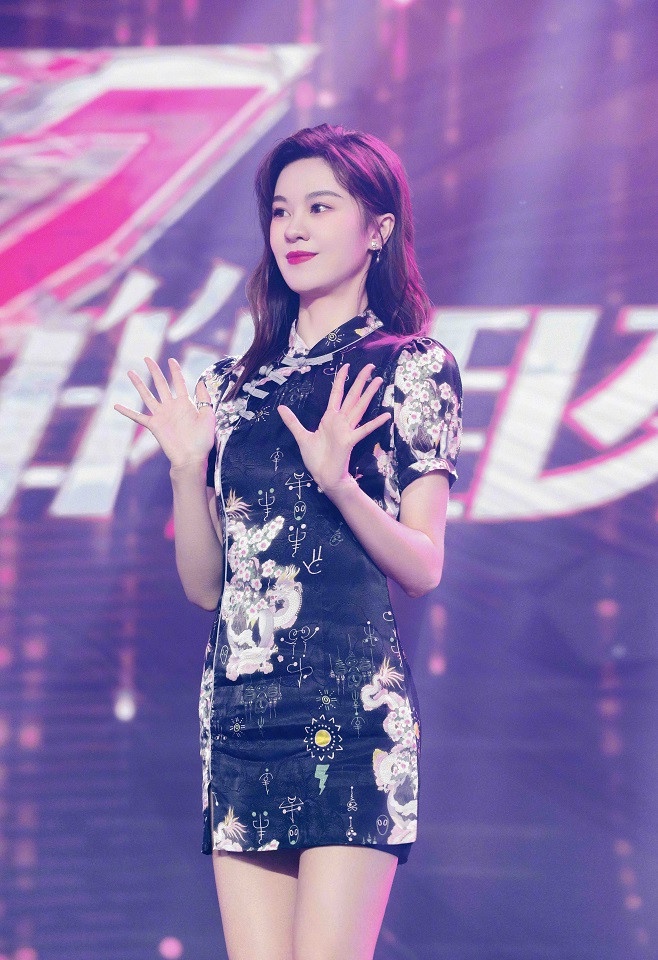 《乘風破浪的姐姐》旗袍女神1:郁可唯
