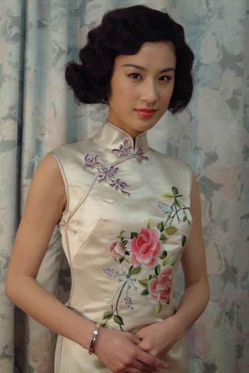 《乘風破浪的姐姐》旗袍女神10:黃聖依