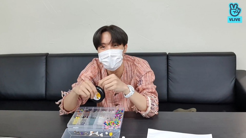 韓妞手做串珠正夯!BTS、太妍教你做「繽紛串珠飾品」,可愛程度連 Jessica 都入坑!