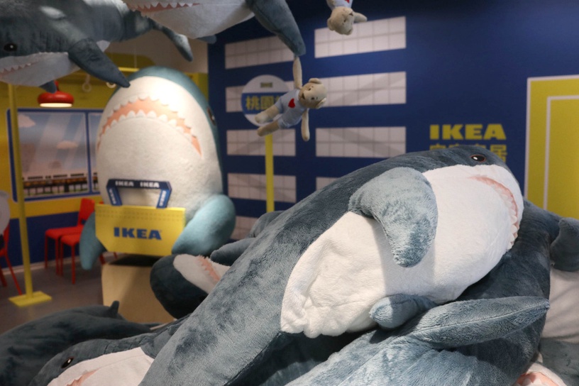 全台最大IKEA！「IKEA 桃園青埔店」近高鐵＋超Q鯊魚打卡點，9千多坪讓你逛到腳軟