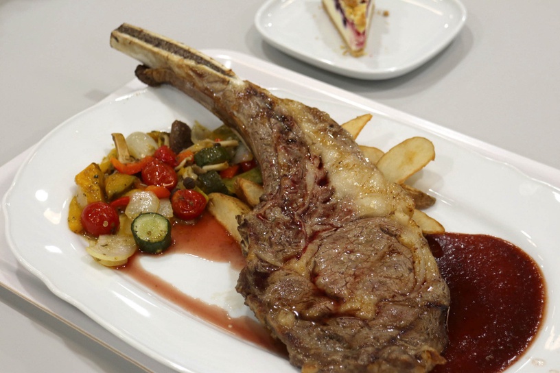 全台最大IKEA!「IKEA 桃園青埔店」近高鐵+超Q鯊魚打卡點,9千多坪讓你逛到腳軟