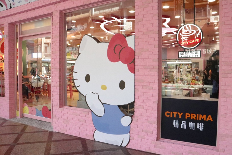7-11「三麗鷗聯名店」在西門!50項獨家周邊+2.3m超大Kitty,全球首間聯名店這天開幕