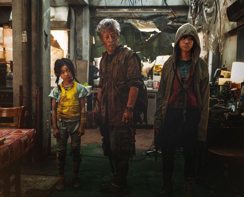 《屍速列車2:感染半島》成票房冠軍!姜棟元超越孔劉,首日票房逼近2400萬