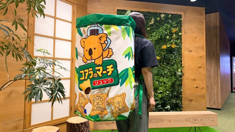 巨大化150cm「樂天小熊餅乾」後背包登場!夾娃娃憑實力得獎,多款週邊爆發少女心!