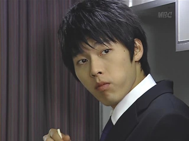 玄彬20歲神顏美圖3:《愛爾蘭》保鑣的溫柔眼神殺