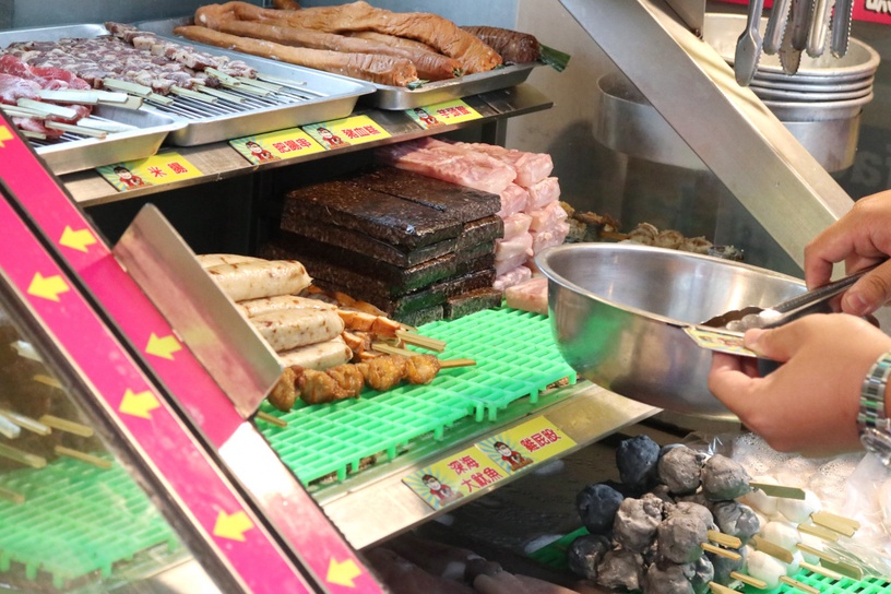 榴槤起司尬上雞排!桃園美食「陳記鹽酥雞」浮誇包餡雞排,現點現炸只要銅板價