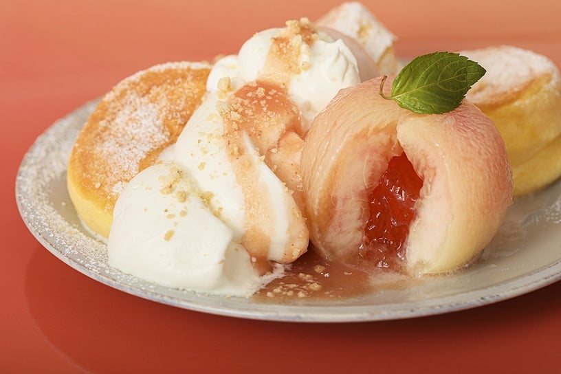 FLIPPER’S與日本同步推「完熟白桃舒芙蕾鬆餅」，每日限量20份