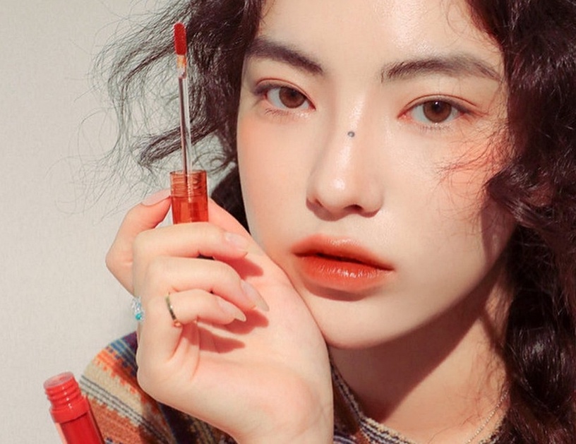 唇膏怎麼畫最好看?化妝師不同「唇彩畫法」技巧,超美飽和漸層唇,還不破壞唇膏形狀