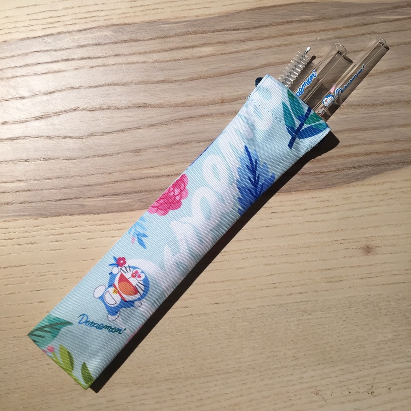 「哆啦A夢繽紛朵朵玻璃吸管組」7-11獨家開賣!繽紛外型可愛實用又環保,哆啦迷必收!