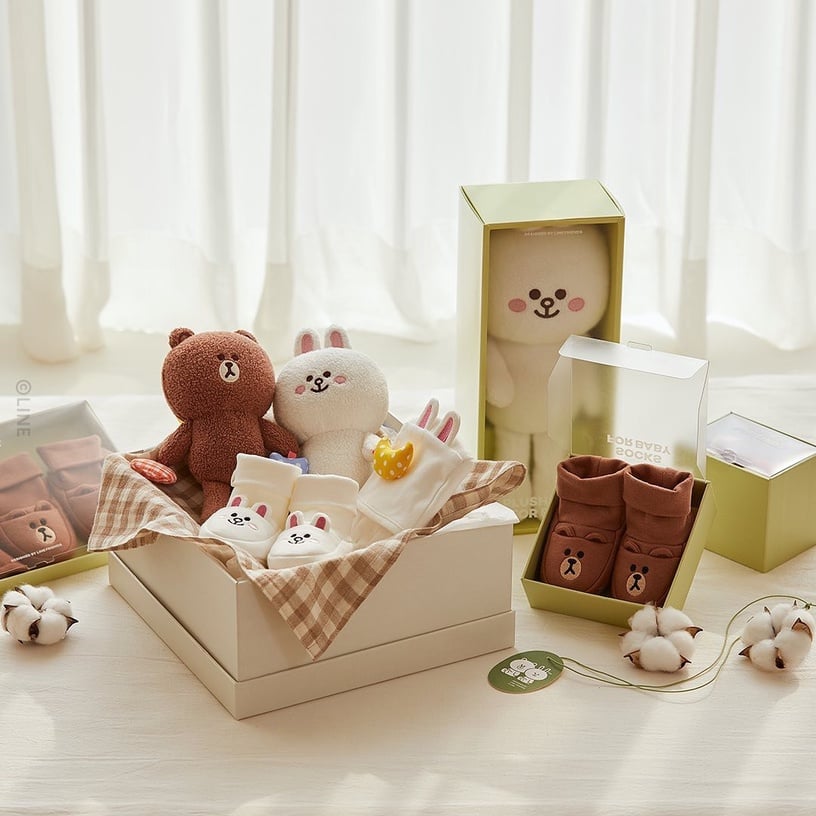 送禮首選!Line Friends「寶寶用品」上市,讓超萌熊大鞋襪、玩偶陪寶寶成長!