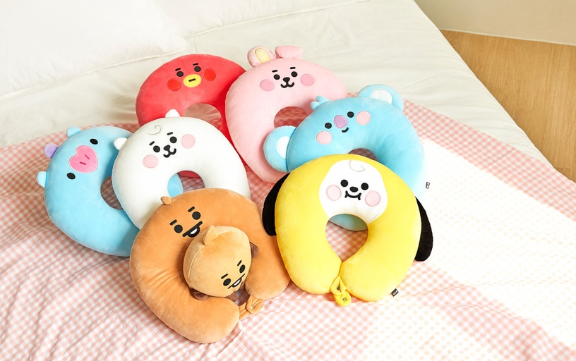 BT21推出全新超萌「BT21寶寶頸枕&髮帶」,還有實用手鏡、零錢包通通必收