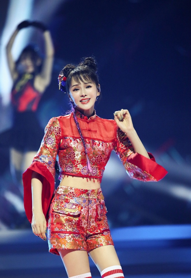 《乘風破浪的姐姐》精彩情史9:伊能靜