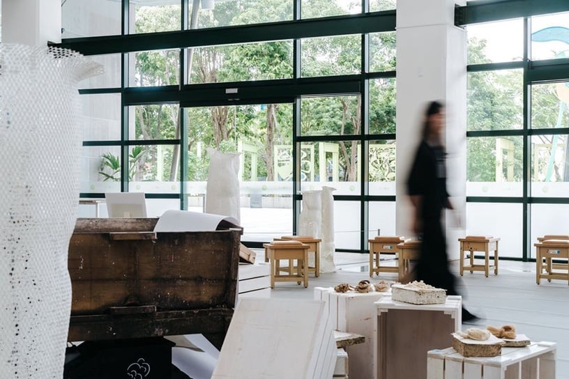 台中纖維工藝博物館「紙的無限想像特展」,夢幻純白紙藝超好拍,像仙女穿梭於夢境隧道