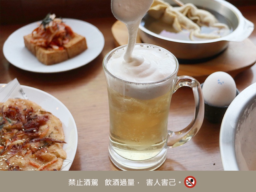 韓式拌飯搭奶油啤酒!台北美食「四米大石鍋拌飯專賣」順口啤酒&牽絲起司太罪惡啦