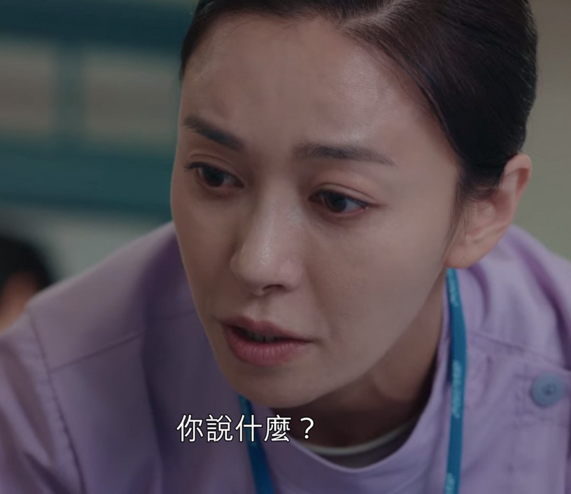 《雖然是精神病但沒關係》細思極恐細節3:文英爸的關鍵場景都有她